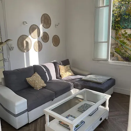 Apartment Claudia Port Nice